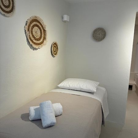 White Sand Cave Suite Иос Экстерьер фото