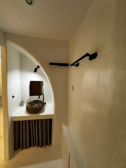 White Sand Cave Suite Иос Экстерьер фото